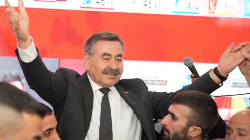 Gölbaşı'nın yeni belediye başkanı Yakup Odabaşı oldu. 