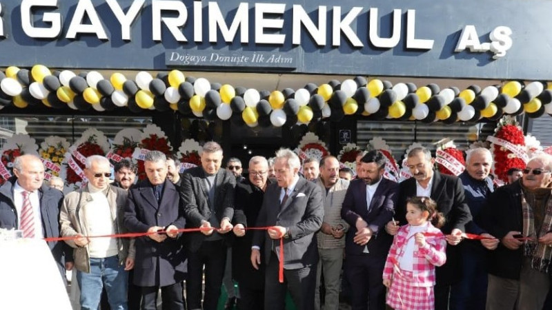 GÖLBAŞI’NDAEMLAKÇI FİRMA AÇILIŞLARI YAPILIYOR
