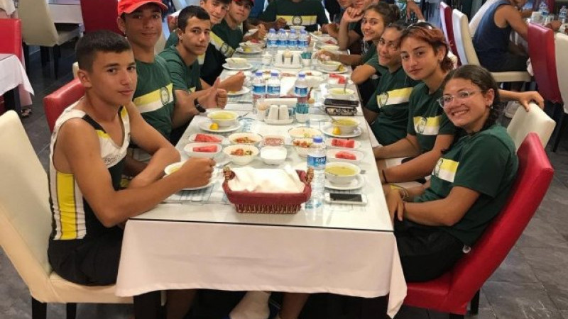 Ay Işıgı Kafe, yıllardan beri ASKIDA EKMEK projesini uyguluyor