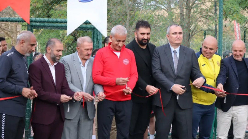 Gölbaşı İncek Spor  Çalhanoğlu Futbol Okulu’nun açılışı vardı.